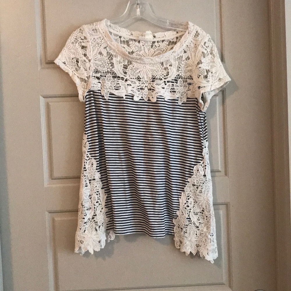 Meadow Rue shirt with lace detail